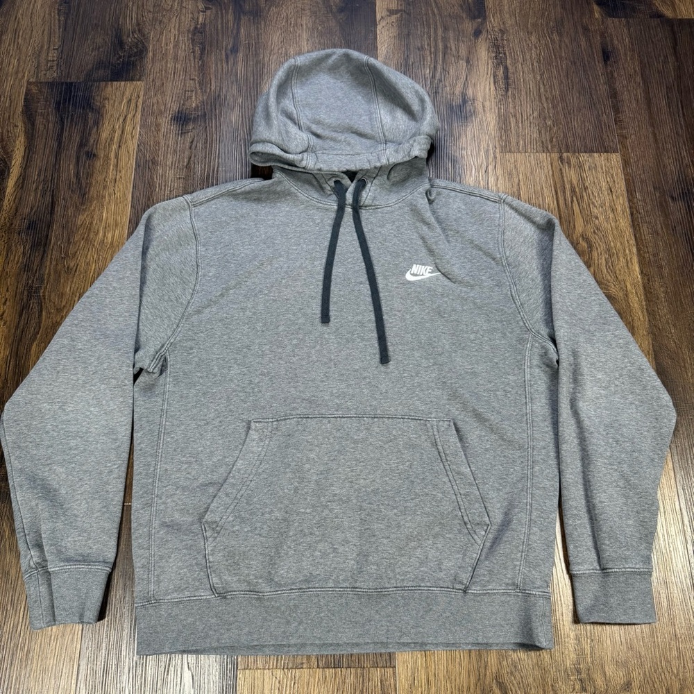 Nike Men's Pullover Hoodie Size Medium Gray Kangaroo Pockets Black Drawstring